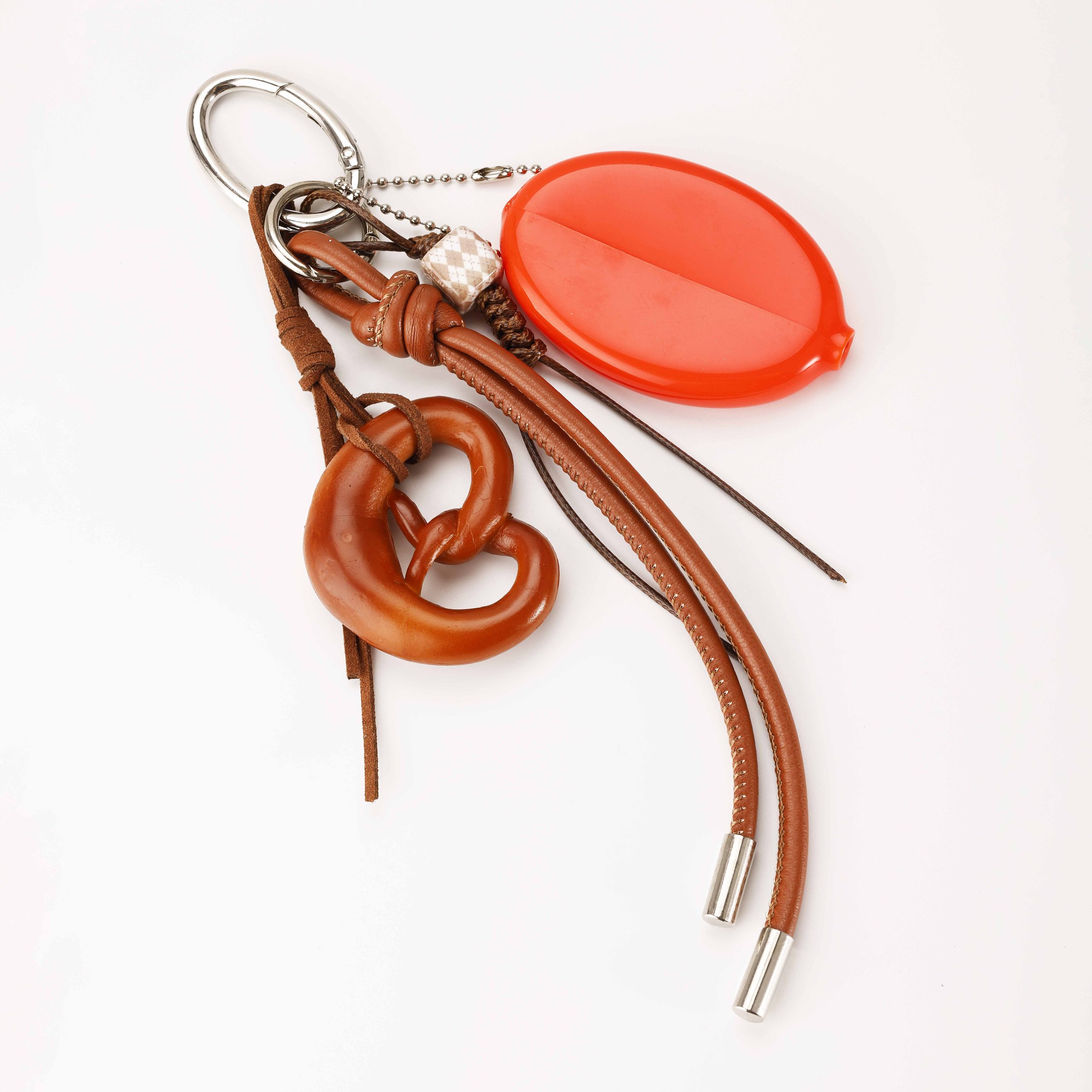 _O7A6963 retro pretzel coin purse